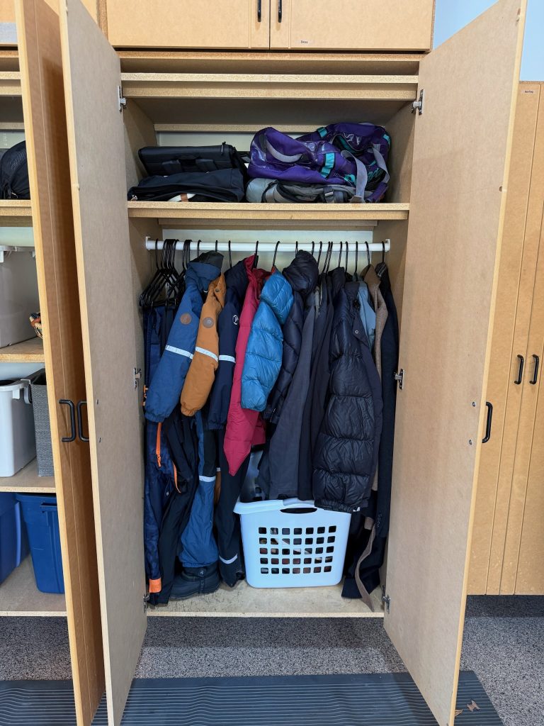 How to Organize Your Closet: Simple Tips to Declutter & Maximize Space